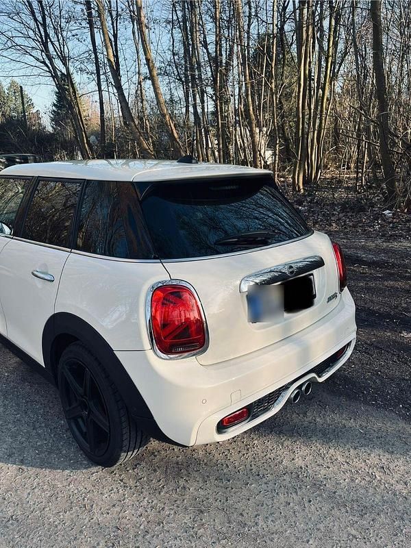 Używany Mini Cooper S Pepper 192 KM (141 kW) 2019 Biały Hatchback