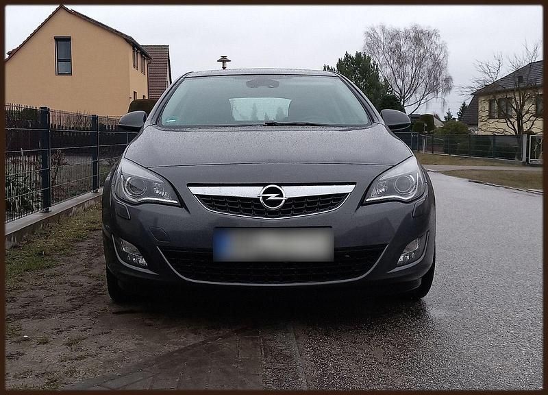 Gebraucht Opel Astra 116 PS (85 kW) 2010 Grau Limousine