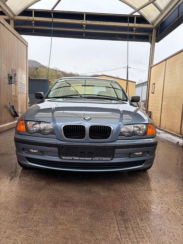 Gebraucht BMW 325 192 PS (141 kW) 2000 Blau Limousine