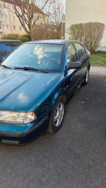 Gebraucht Skoda Octavia 105 PS (77 kW) 1999 Grün Limousine