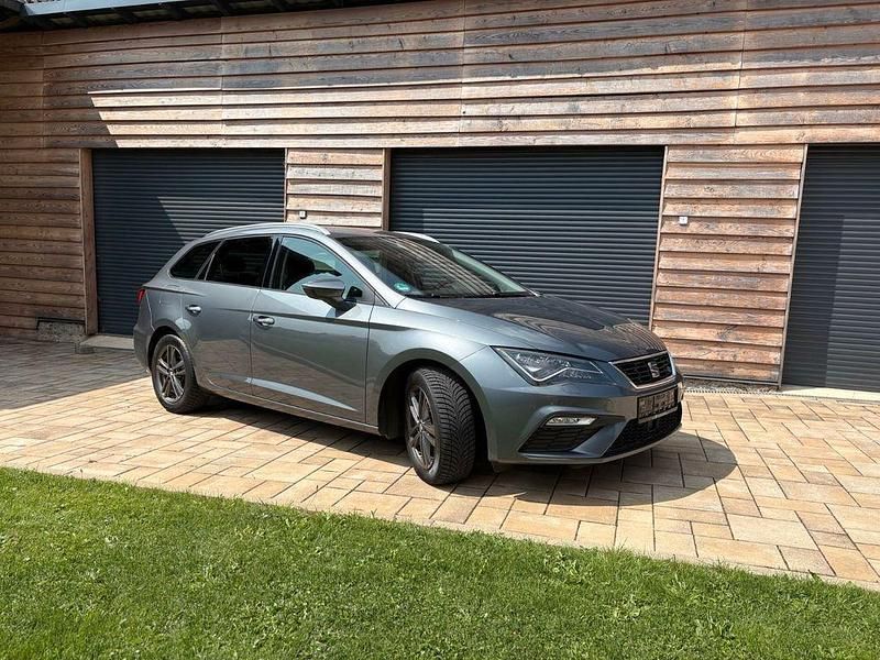 Grau Gebraucht 2018 Seat Leon ST FR Kombi | 11.000 € (Superpreis) - Bild 1/4