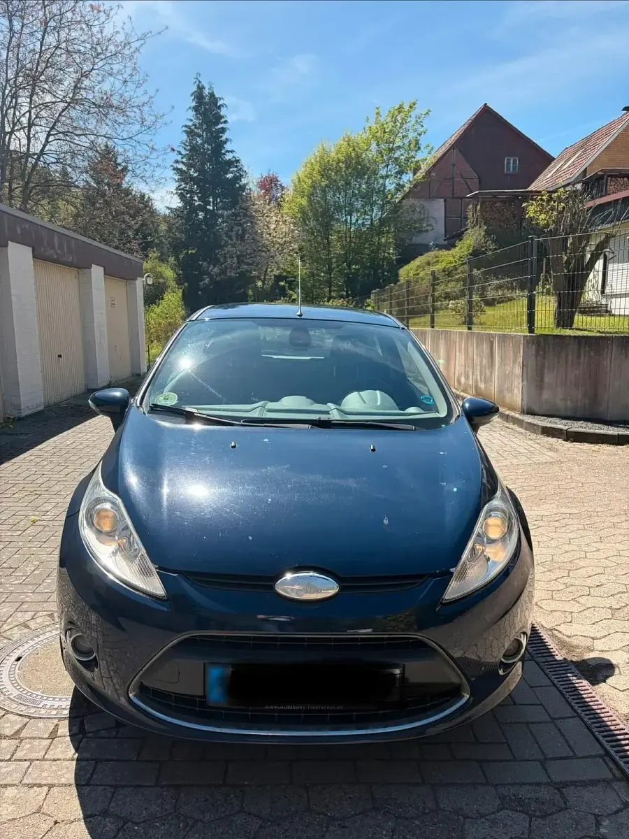 Gebraucht Ford Fiesta 96 PS (70 kW) 2010 Blau Kleinwagen