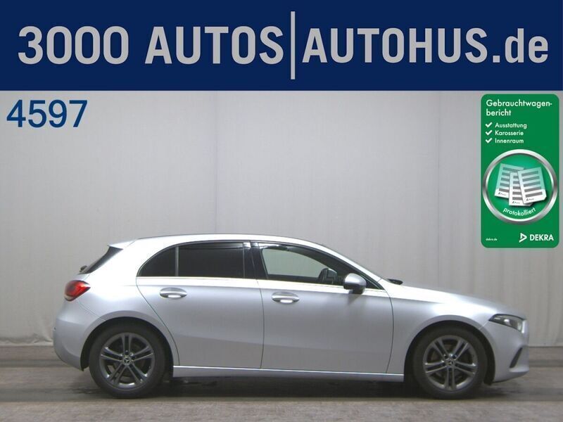 Grau Gebraucht 2018 Mercedes A180 Business Limousine | 15.780 € (Guter Preis) - Bild 1/4