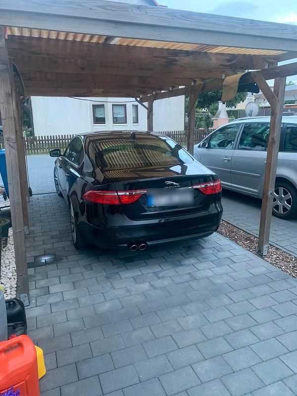 Gebraucht Jaguar XF 180 PS (132 kW) 2016 Schwarz Limousine