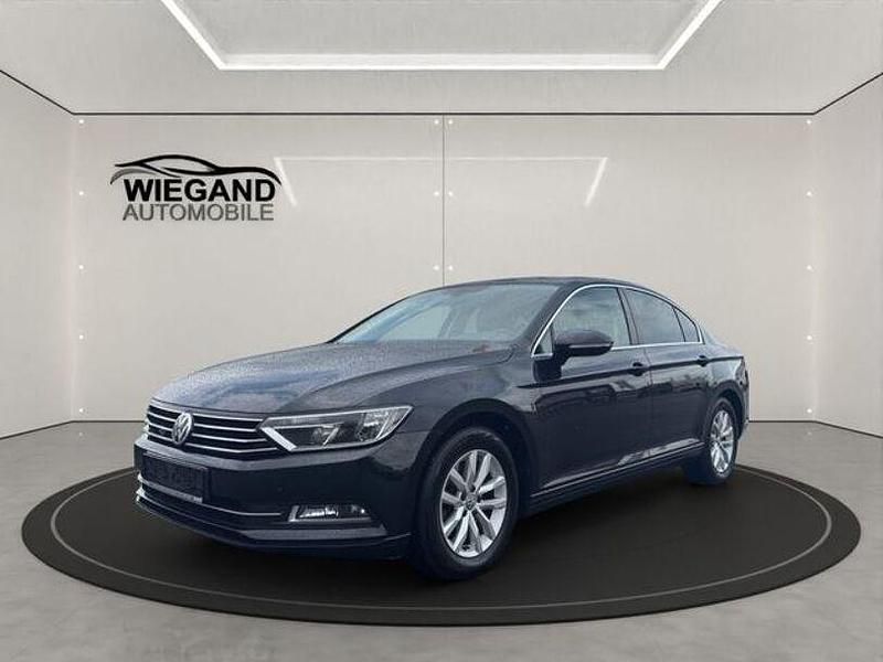 Schwarz Gebraucht 2017 VW Passat Comfortline Limousine | 14.450 € (Fairer Preis) - Bild 1/4