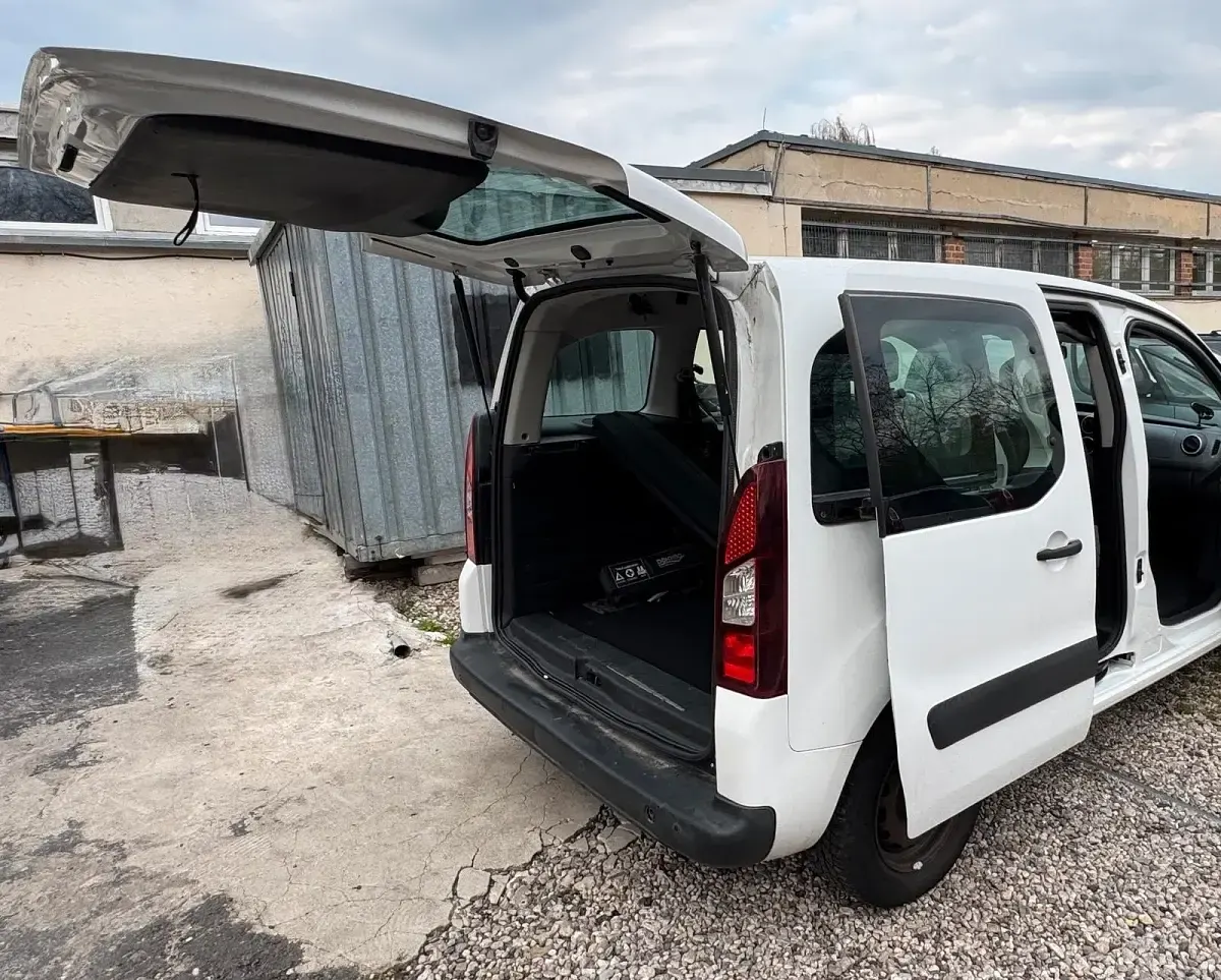 Gebraucht Peugeot Partner 98 PS (72 kW) 2013 Weiß Van / Kleinbus