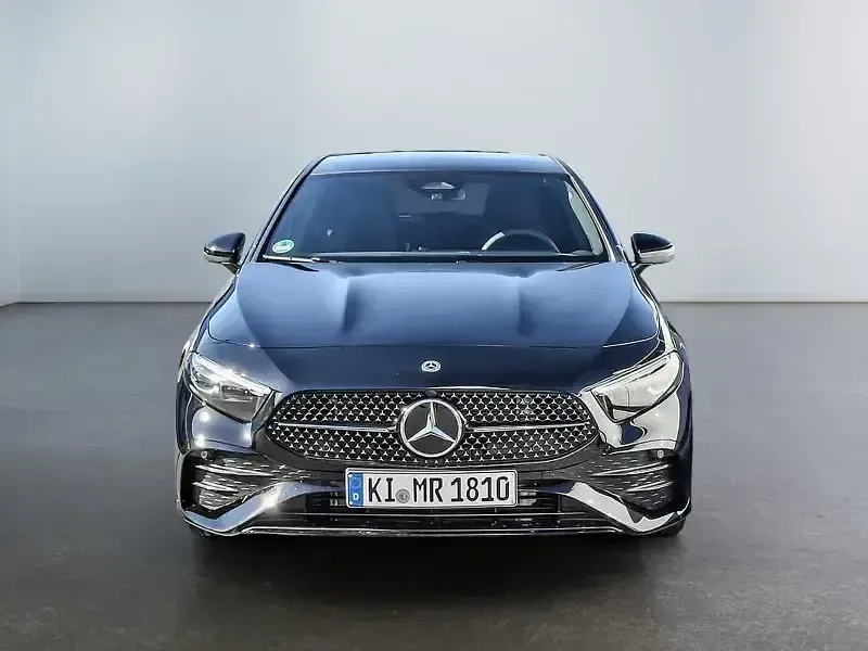 Gebraucht Mercedes A200 AMG 150 PS (110 kW) 2025 Schwarz Limousine