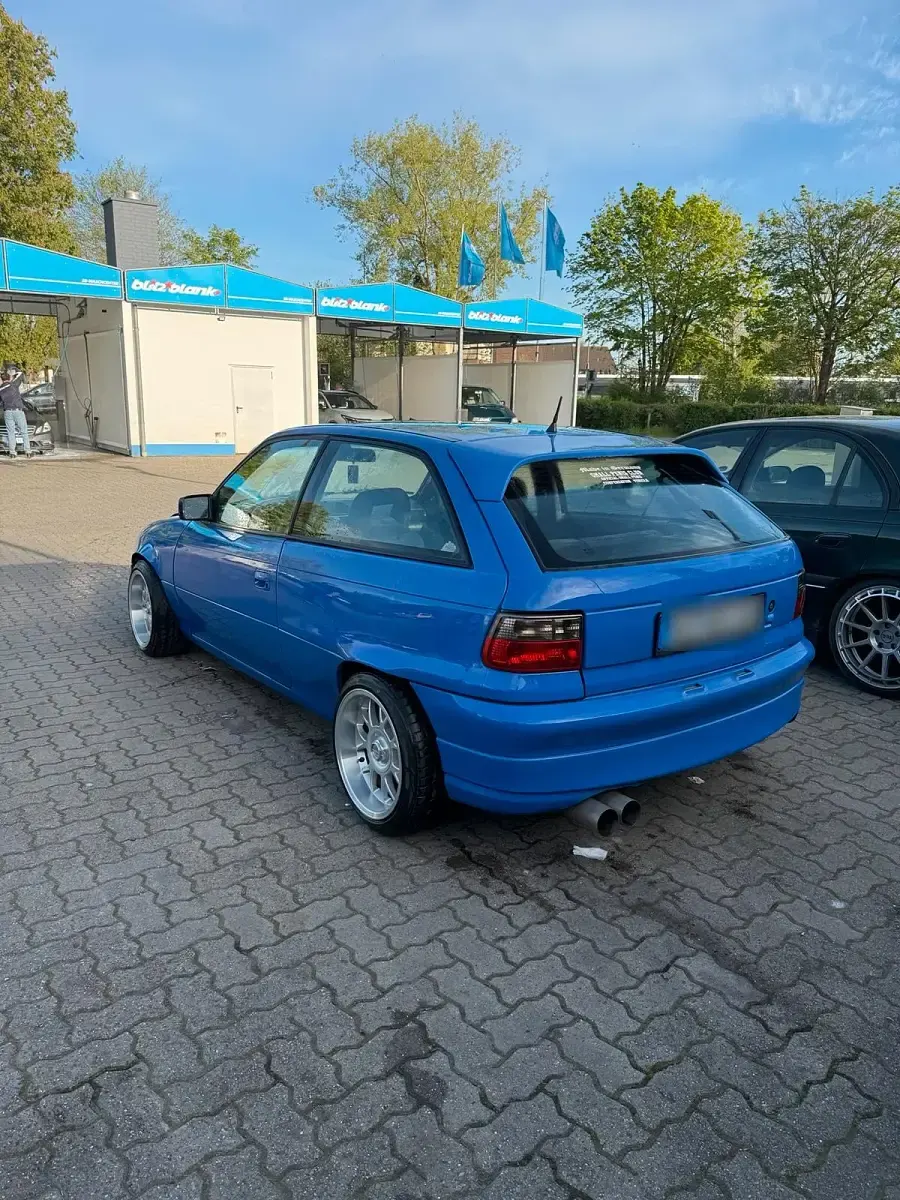Usata Opel Astra 180 CV (132 kW) 1994 Blu Utilitaria