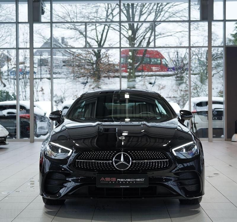 Gebraucht Mercedes E450 AMG line 368 PS (270 kW) 2022 Schwarz Coupé