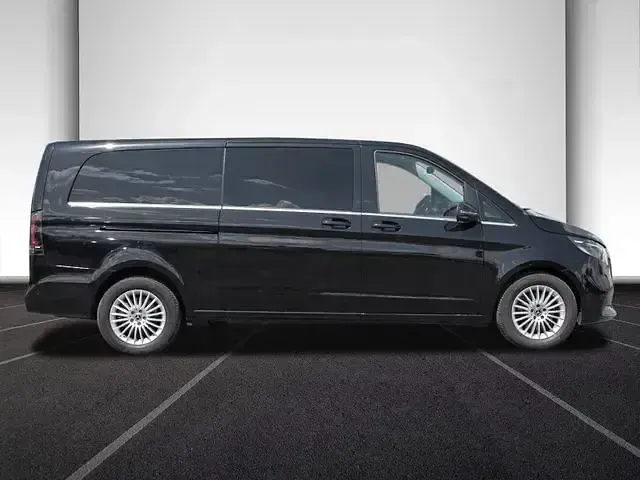 Gebraucht Mercedes V300 Avantgarde 237 PS (174 kW) 2025 Schwarz Van / Kleinbus