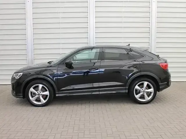 Gebraucht Audi Q3 Sportback S-Line 190 PS (139 kW) 2024 Mythosschwarz metallic SUV