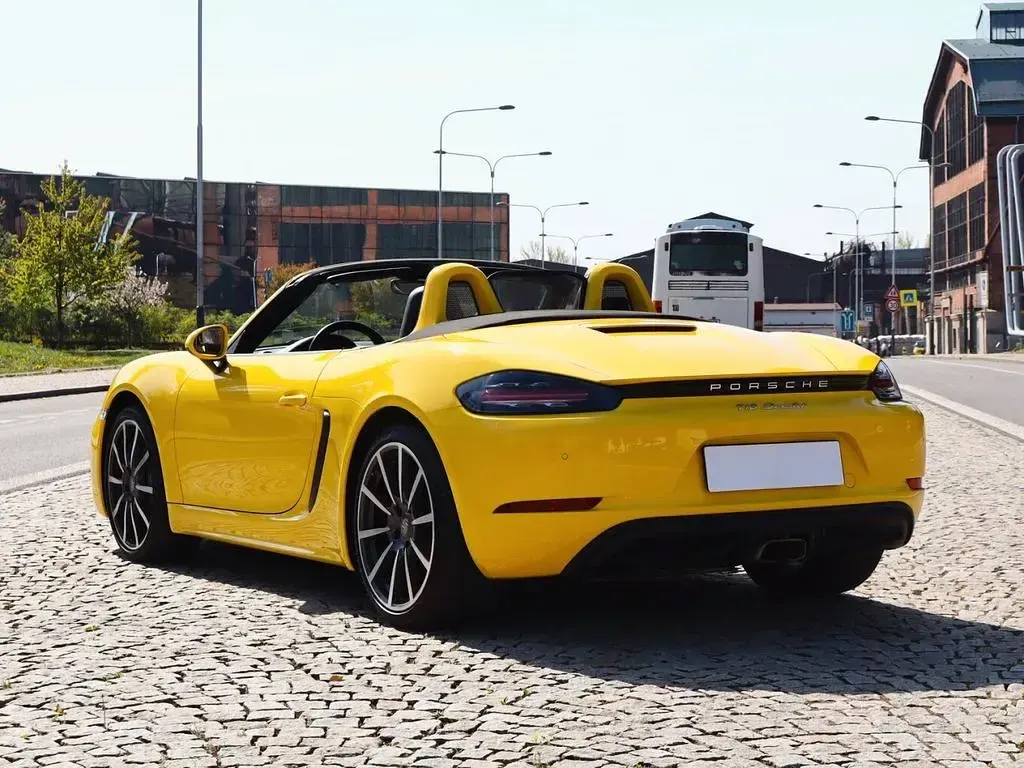Gebraucht Porsche Boxster 299 PS (219 kW) 2019 Gelb Cabrio