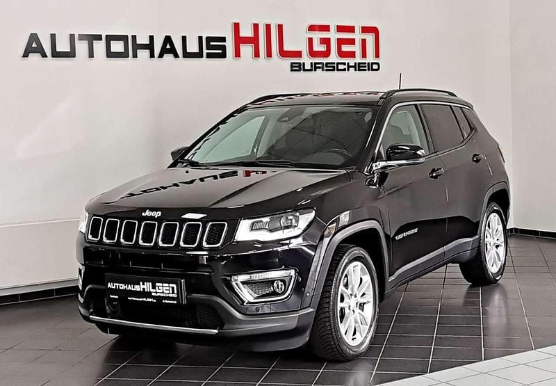 Carbon black metallic clear co Gebraucht 2021 Jeep Compass Limited SUV | 21.950 € (Fairer Preis) - Bild 1/4