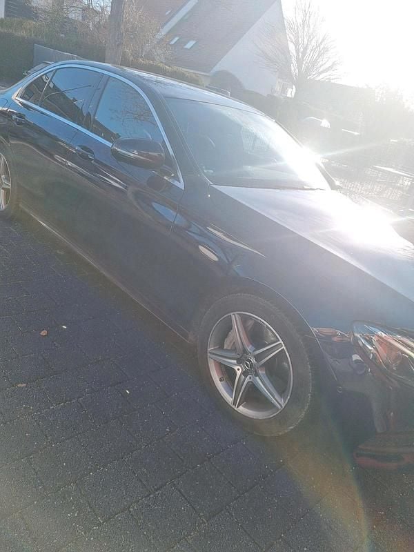 Gebraucht Mercedes E350 286 PS (210 kW) 2019 Blau Limousine