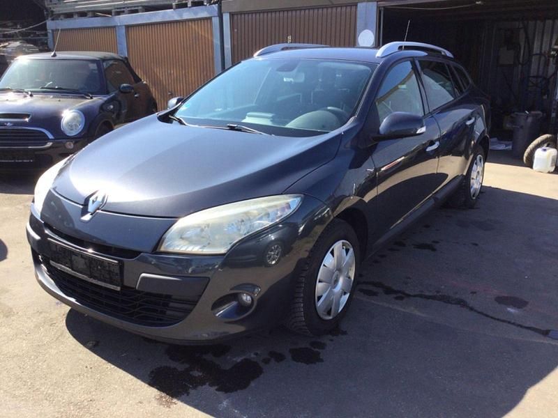Grau Gebraucht 2010 Renault Mégane GrandTour Dynamique Kombi | 2.599 € (Guter Preis) - Bild 1/4