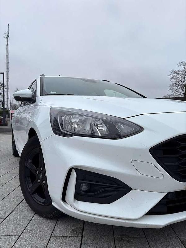 Gebraucht Ford Focus 125 PS (91 kW) 2019 Weiß Kombi