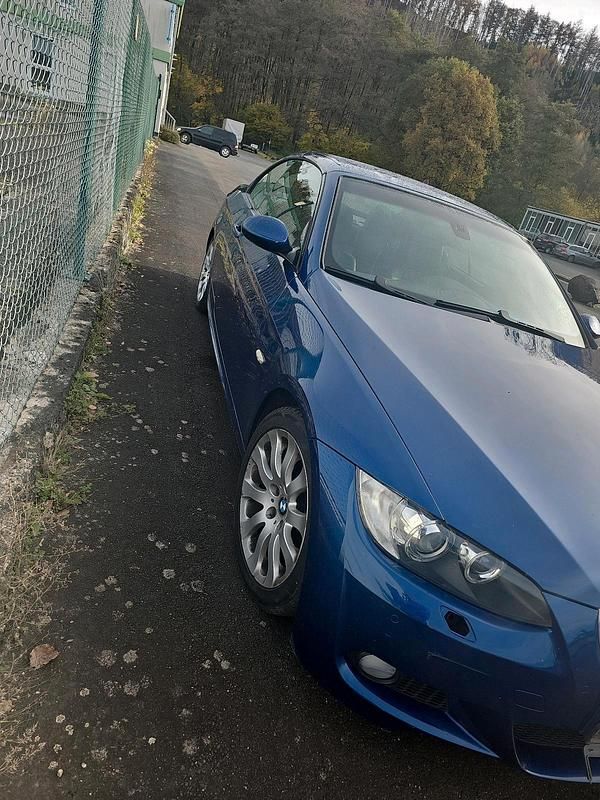 Blau Gebraucht 2009 BMW 335 Cabriolet Cabrio | 16.500 € (Guter Preis) - Bild 1/4