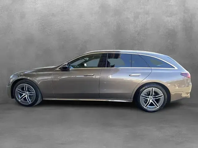 Gebraucht Mercedes E220 AMG line 197 PS (144 kW) 2025 Lack samtbraun Kombi