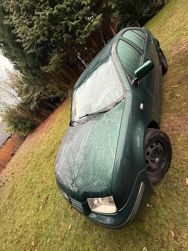 Second-hand VW Bora 90 CP (66 kW) 2002 Verde Berlinǎ