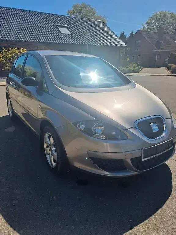 Używany Seat Altea 102 KM (75 kW) 2005 Szary Minivan