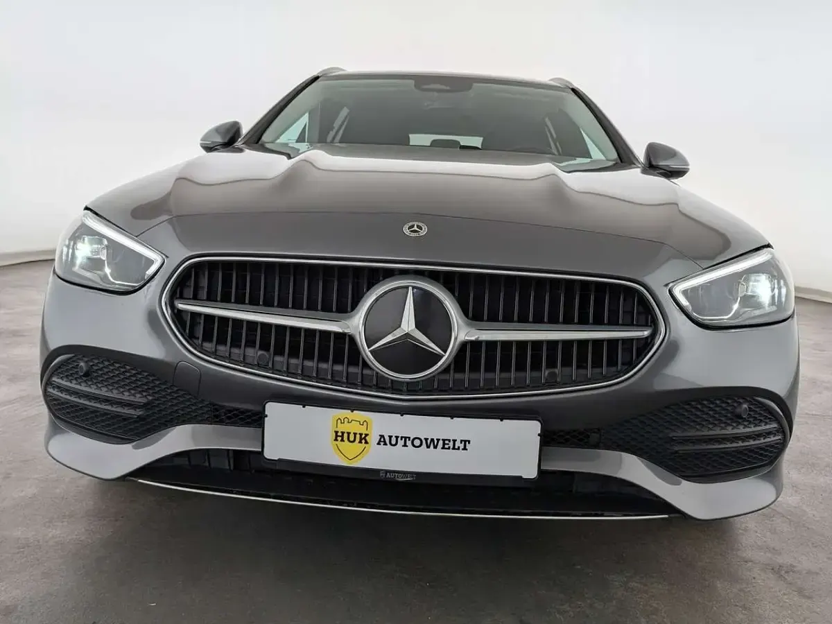Gebraucht Mercedes C200 Avantgarde 163 PS (119 kW) 2024 Selenitgrau  metalliclack Limousine