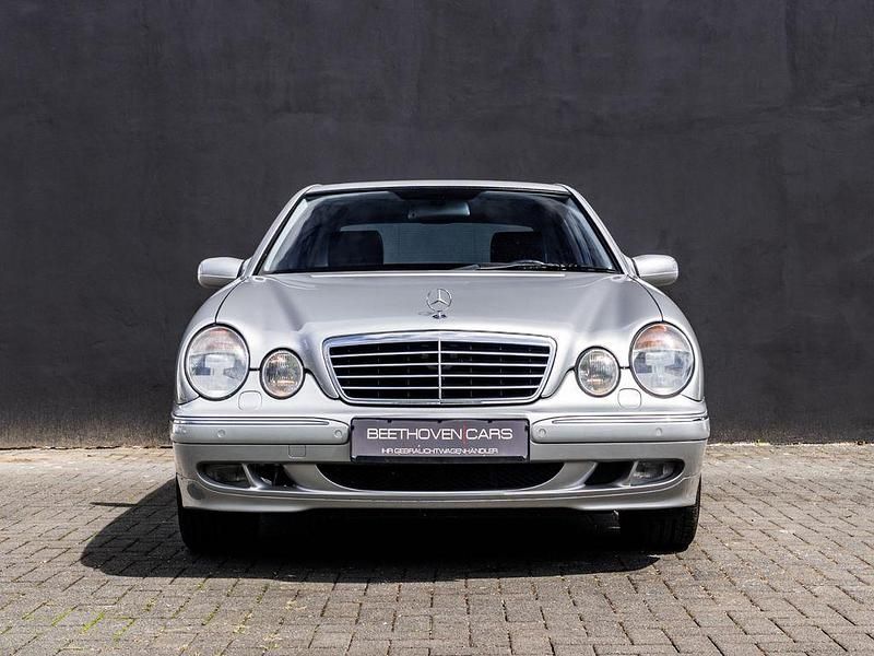 Gebraucht Mercedes E280 Avantgarde 204 PS (150 kW) 2000 Silber Limousine