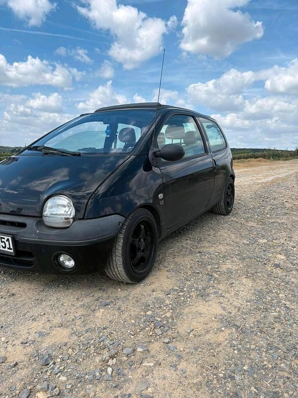 Schwarz Gebraucht 2000 Renault Twingo Kleinwagen | 2.000 € - Bild 1/4