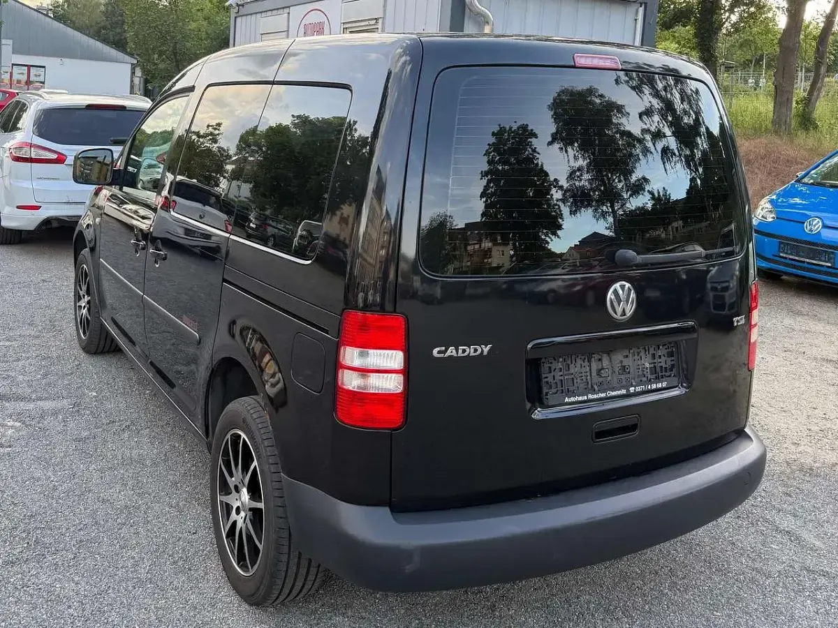 Gebraucht VW Caddy Trendline 105 PS (77 kW) 2012 Deep black perleffekt Van / Kleinbus