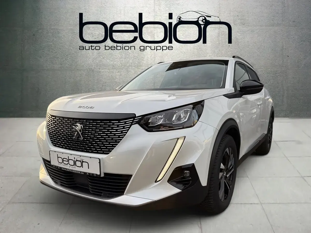 Gebraucht Peugeot 2008 Allure 131 PS (96 kW) 2022 SUV