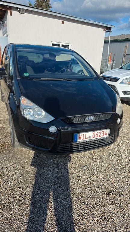 Gebraucht Ford S-MAX Titanium 140 PS (102 kW) 2009 Schwarz Van / Kleinbus