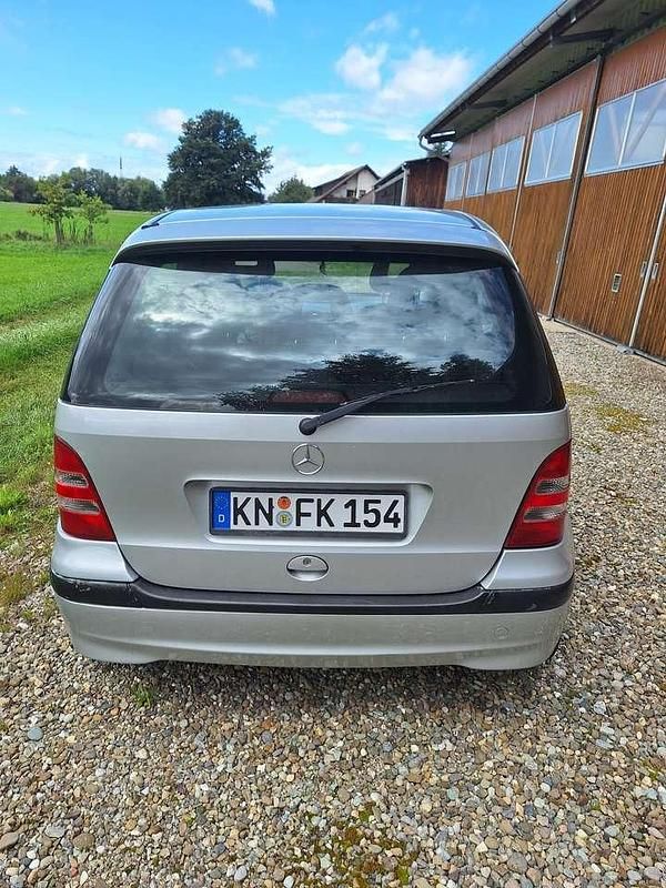 Silber Gebraucht 2000 Mercedes A160 Classic Limousine | 1.700 € (Fairer Preis) - Bild 1/4