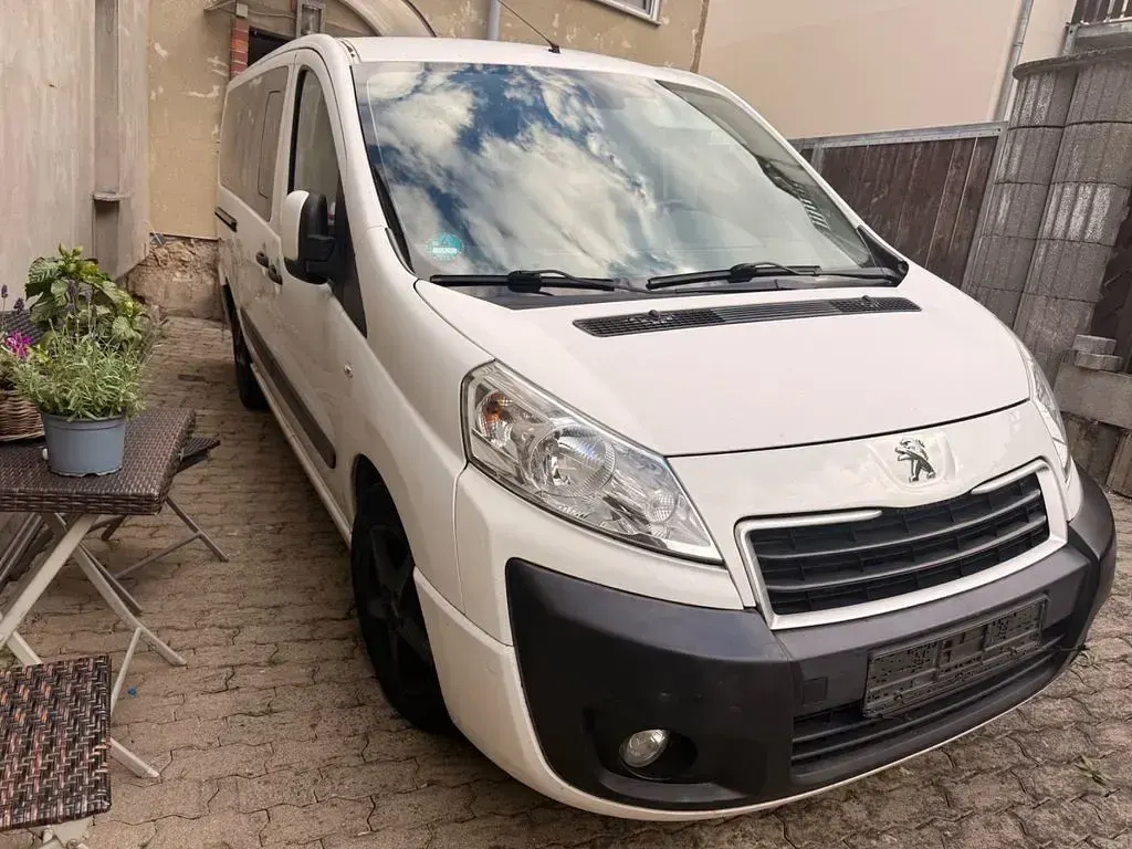 Gebraucht Peugeot TePee 163 PS (119 kW) 2013 Weiß Van / Kleinbus