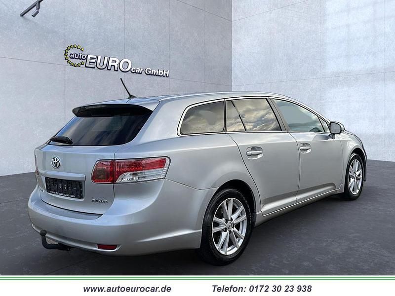 Gebraucht Toyota Avensis Edition 150 PS (110 kW) 2011 Silber Kombi