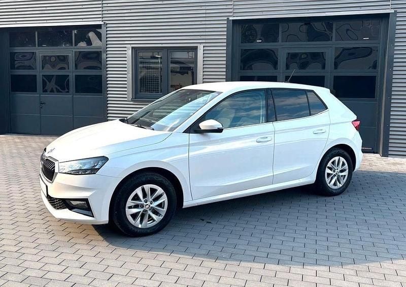 Gebraucht Skoda Fabia Selection 95 PS (69 kW) 2024 Weiß Kleinwagen