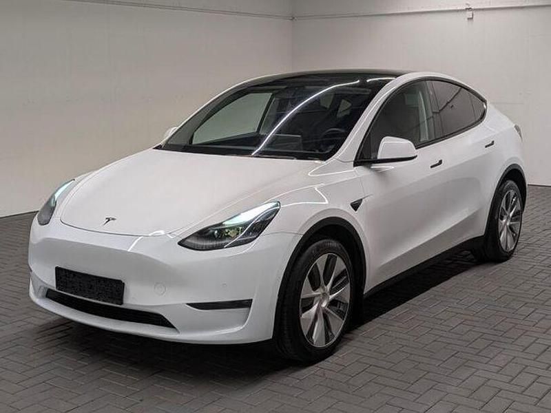 Weiss Gebraucht 2021 Tesla Model Y Long Range AWD SUV | 29.980 € (Fairer Preis) - Bild 1/4