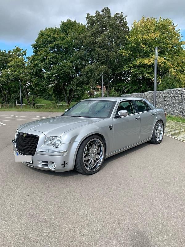 Silber Gebraucht 2007 Chrysler 300C Limousine | 21.400 € - Bild 1/4