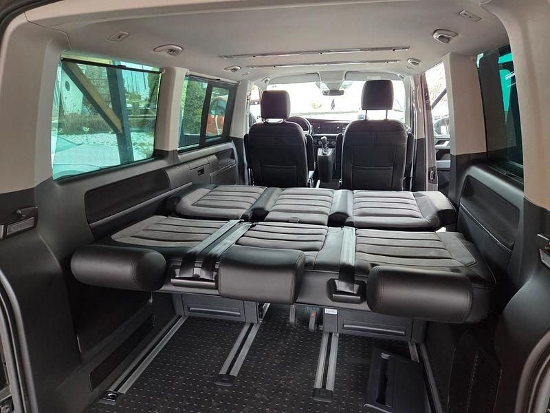 Gebraucht VW Multivan 150 PS (110 kW) 2022 Grau Van