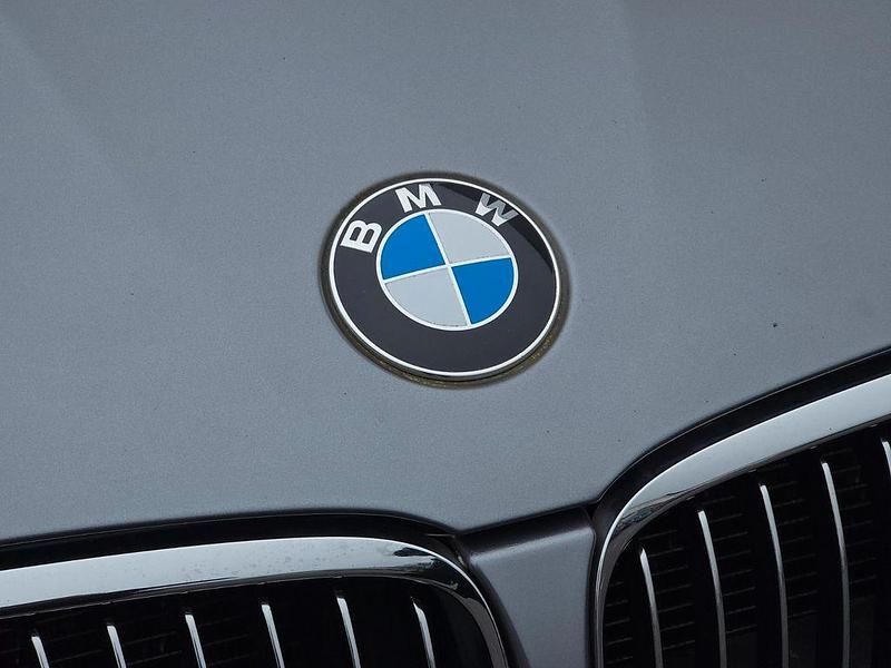 Gebraucht BMW 318 Comfort Edition 143 PS (105 kW) 2011 Grau Limousine