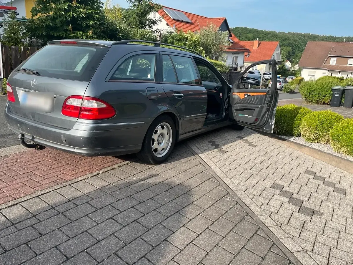 Gebraucht Mercedes E280 231 PS (169 kW) 2005 Grau Kombi
