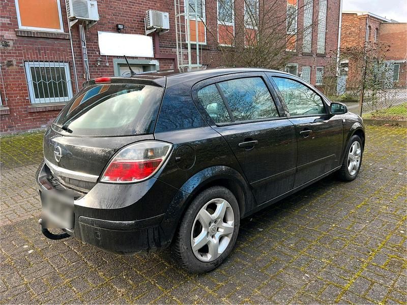 Gebraucht Opel Astra 115 PS (84 kW) 2007 Schwarz Limousine