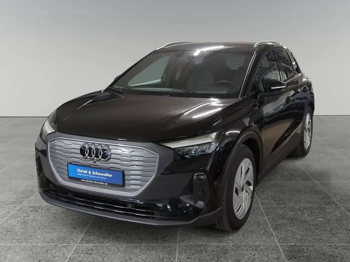Gebraucht Audi Q4 e-tron Comfort 150 kW (204 PS) 2023 Mythosschwarz metallic SUV