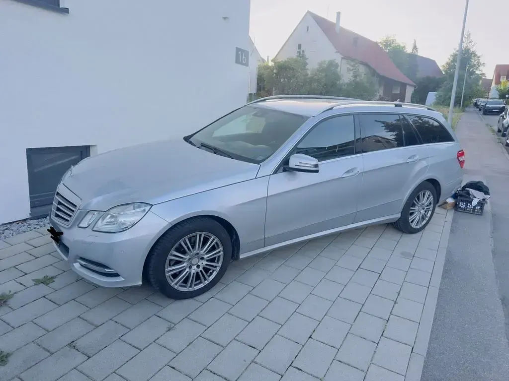 Gebraucht Mercedes E350 265 PS (194 kW) 2012 Silber Limousine