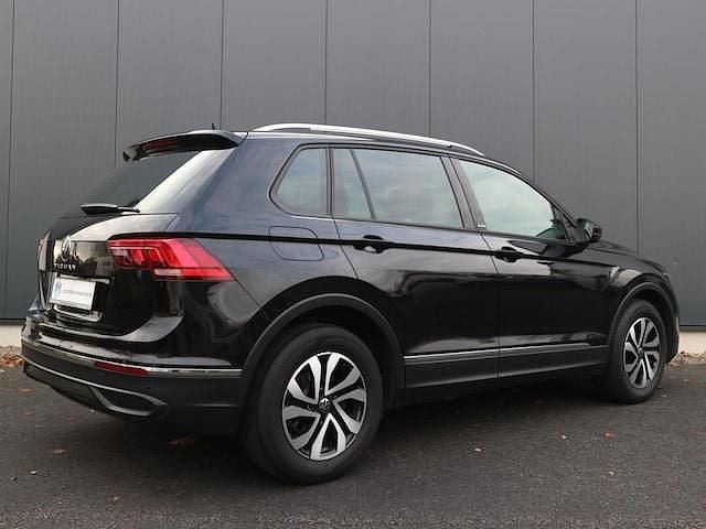 Gebraucht VW Tiguan Active 150 PS (110 kW) 2023 Schwarz SUV