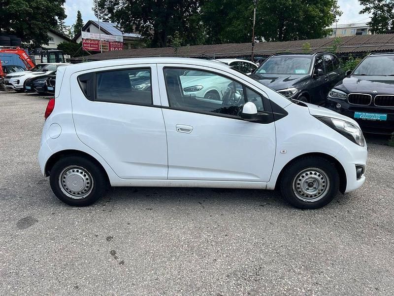 Weiß Gebraucht 2013 Chevrolet Spark LT Kleinwagen | 4.900 € (Etwas zu teuer) - Bild 1/4
