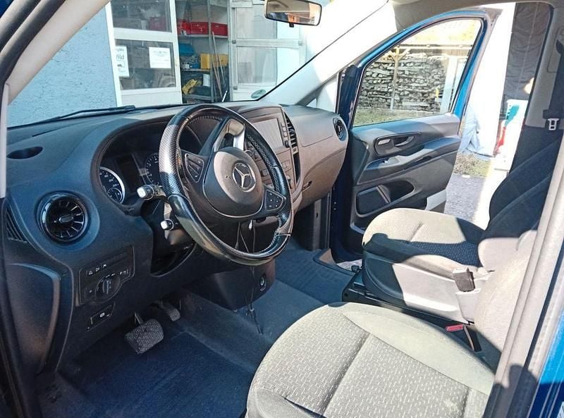 Gebraucht Mercedes Vito 190 PS (139 kW) 2020 Blau Van