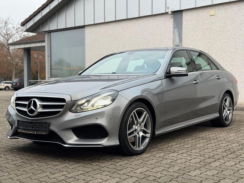 Grau Gebraucht 2015 Mercedes E200 AMG Limousine | 16.900 € (Teuer) - Bild 1/4