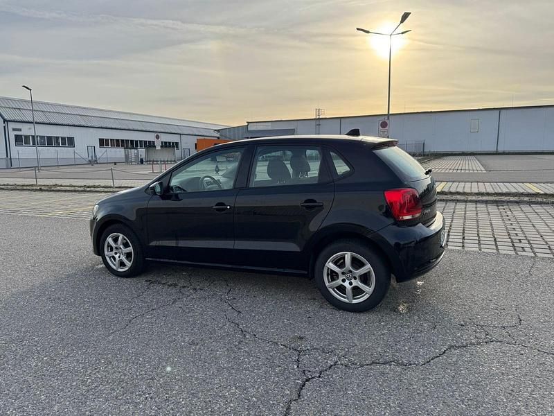 Gebraucht VW Polo 69 PS (50 kW) 2011 Schwarz Kleinwagen
