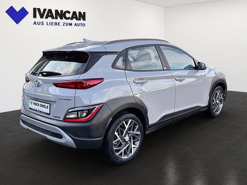 Gebraucht Hyundai Kona Trend 105 PS (77 kW) 2021 Grau SUV
