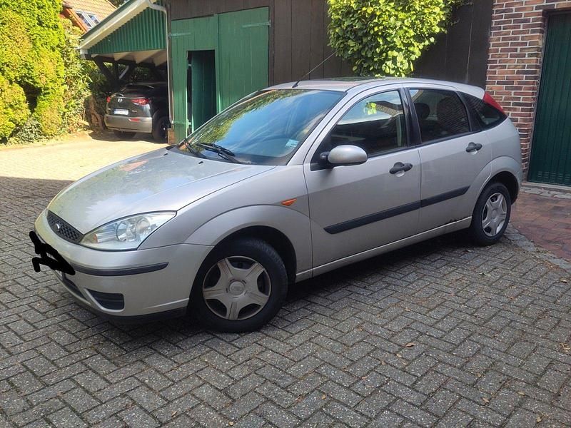 Silber Gebraucht 2003 Ford Focus Kombi | 500 € (Superpreis) - Bild 1/4