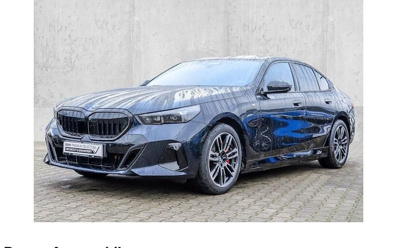 Gebraucht BMW 550e M Sport 489 PS (359 kW) 2025 Schwarz Limousine